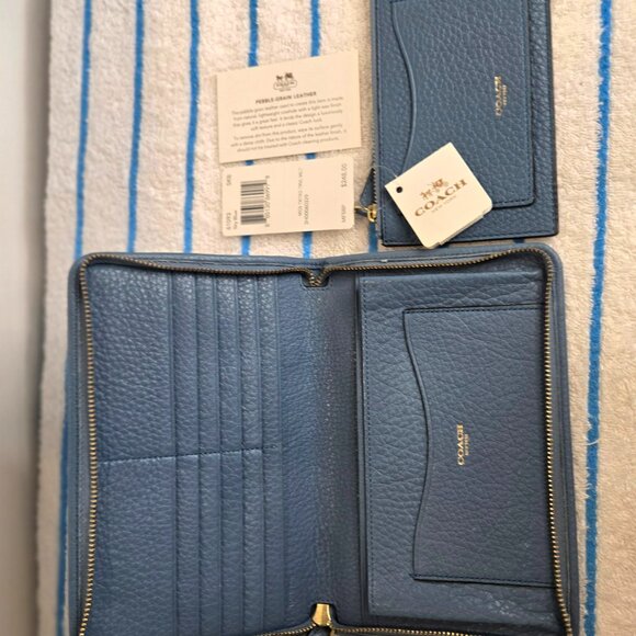 Brand New Coach Wallet Light Blue Leather - Picture 3 of 4